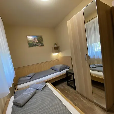 Csicsergo Haz * Orfű