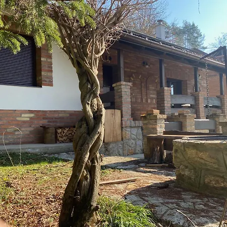 Csicsergő Ház Casa de Férias
