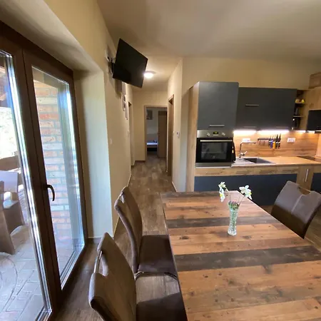 Csicsergo Haz Case de vacanță